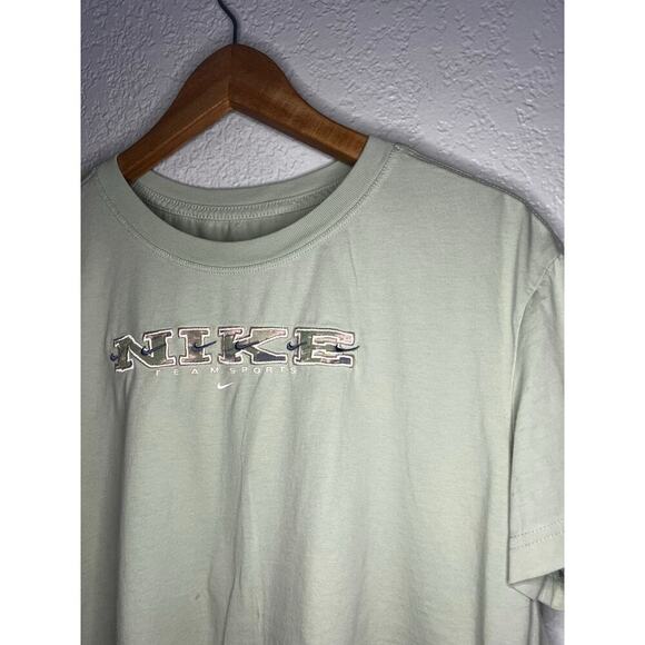 Nike Revival Pack essential logo crop t-shirt in pale green - Picture 3 of 7